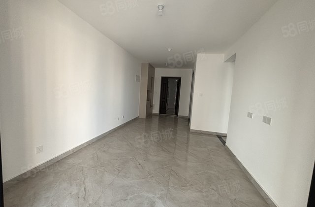 万达旁 江山印 云麓九里新房装修未住 送车位双阳台