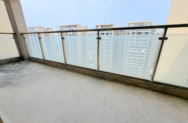 骏威锦东花园A区4室2厅147.63㎡300万二手房图片