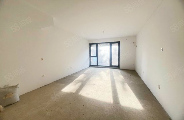 御翠湾3室2厅172.71㎡102.8万二手房图片