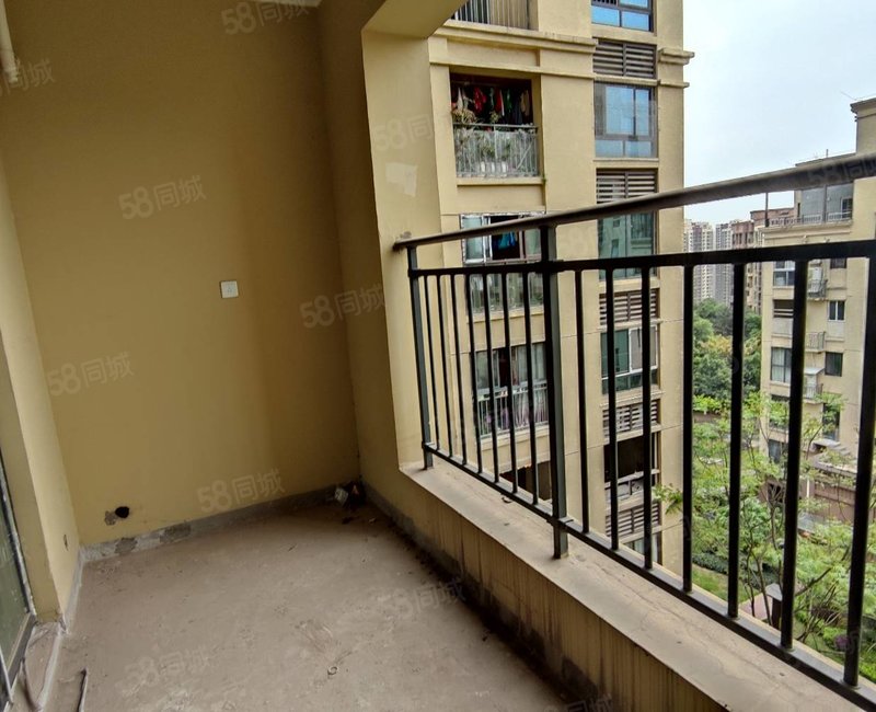 力帆翡翠郡品质洋房急售110万,紧邻曹家湾轻轨站,出门公园