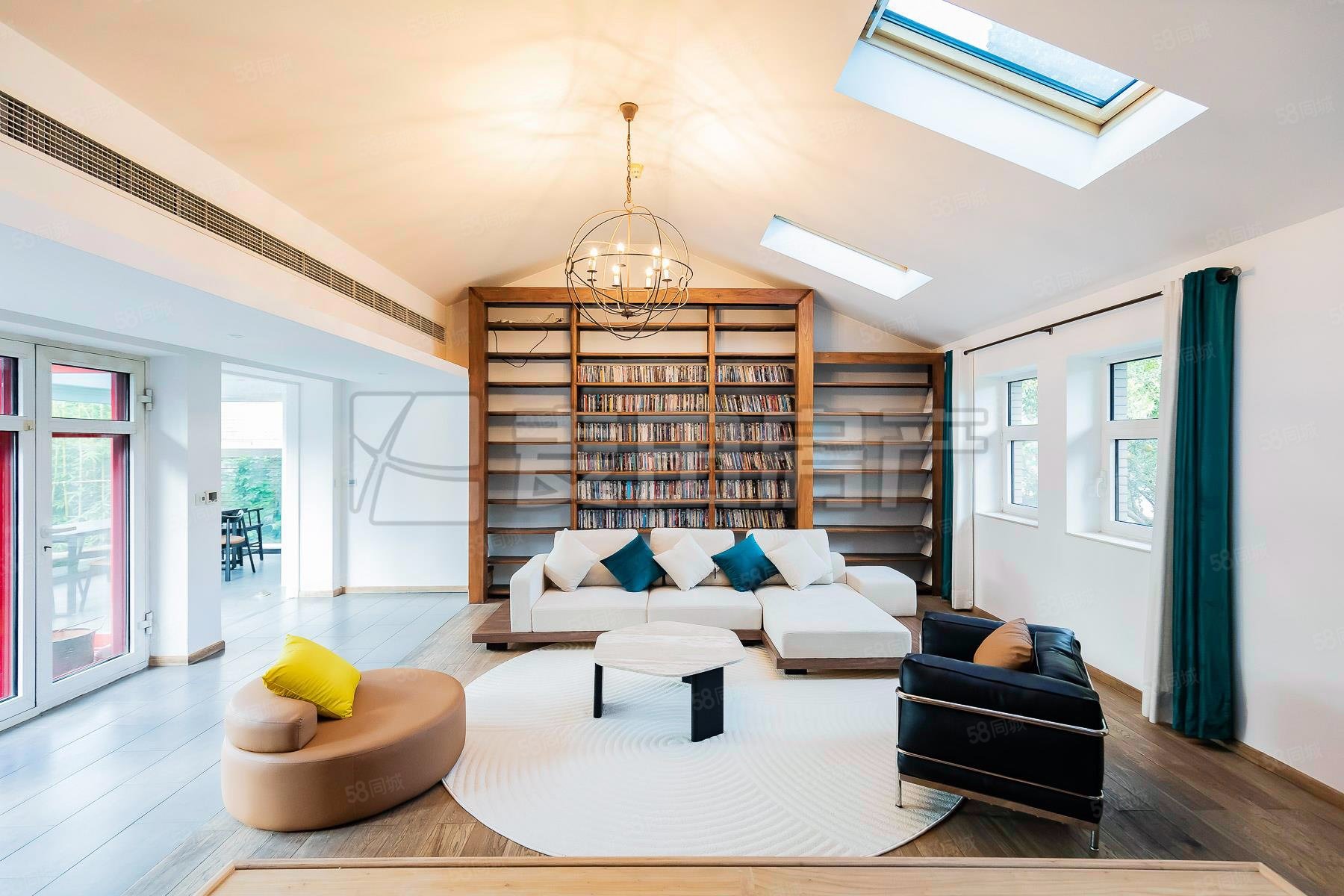 歐陸苑4室3廳3衛(wèi)232㎡南北2675萬