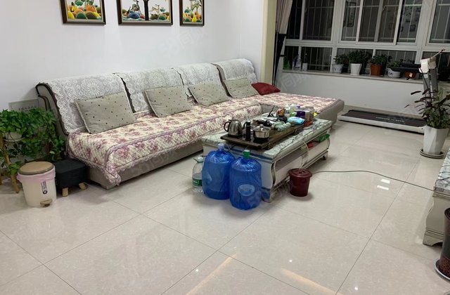 莲湖花园3室2厅2卫边套  户型四周无遮挡价格可议房东直卖