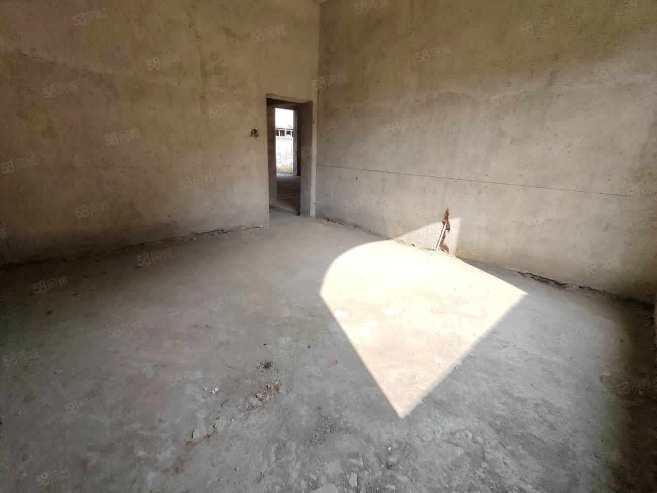 湖田壹号7室3厅3卫371㎡南北169万