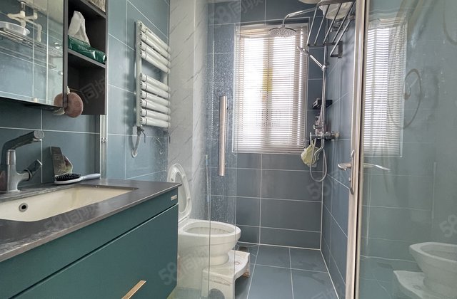 小区内东边户 南北通透 精装修 免大税 可分期 诚心出售