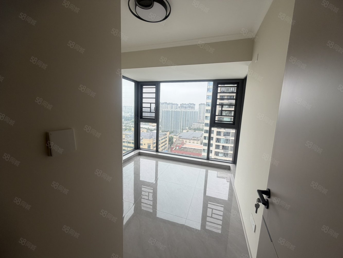 万达大都会公元3室2厅2卫115㎡南北70万