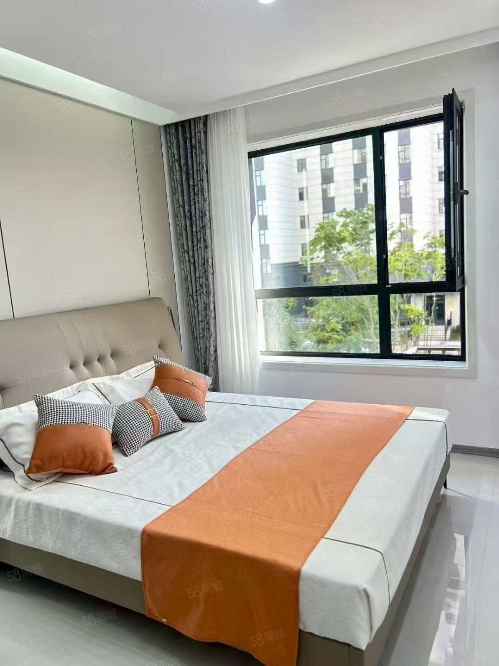 居然世界里2室1厅1卫80.62㎡南北43.8万