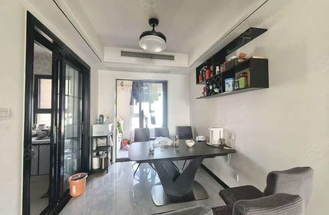 荣盛锦绣学府 3房 周边配套完善