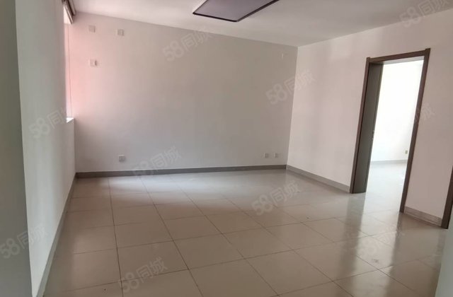 七中附近  好楼层  精装  只要40多万