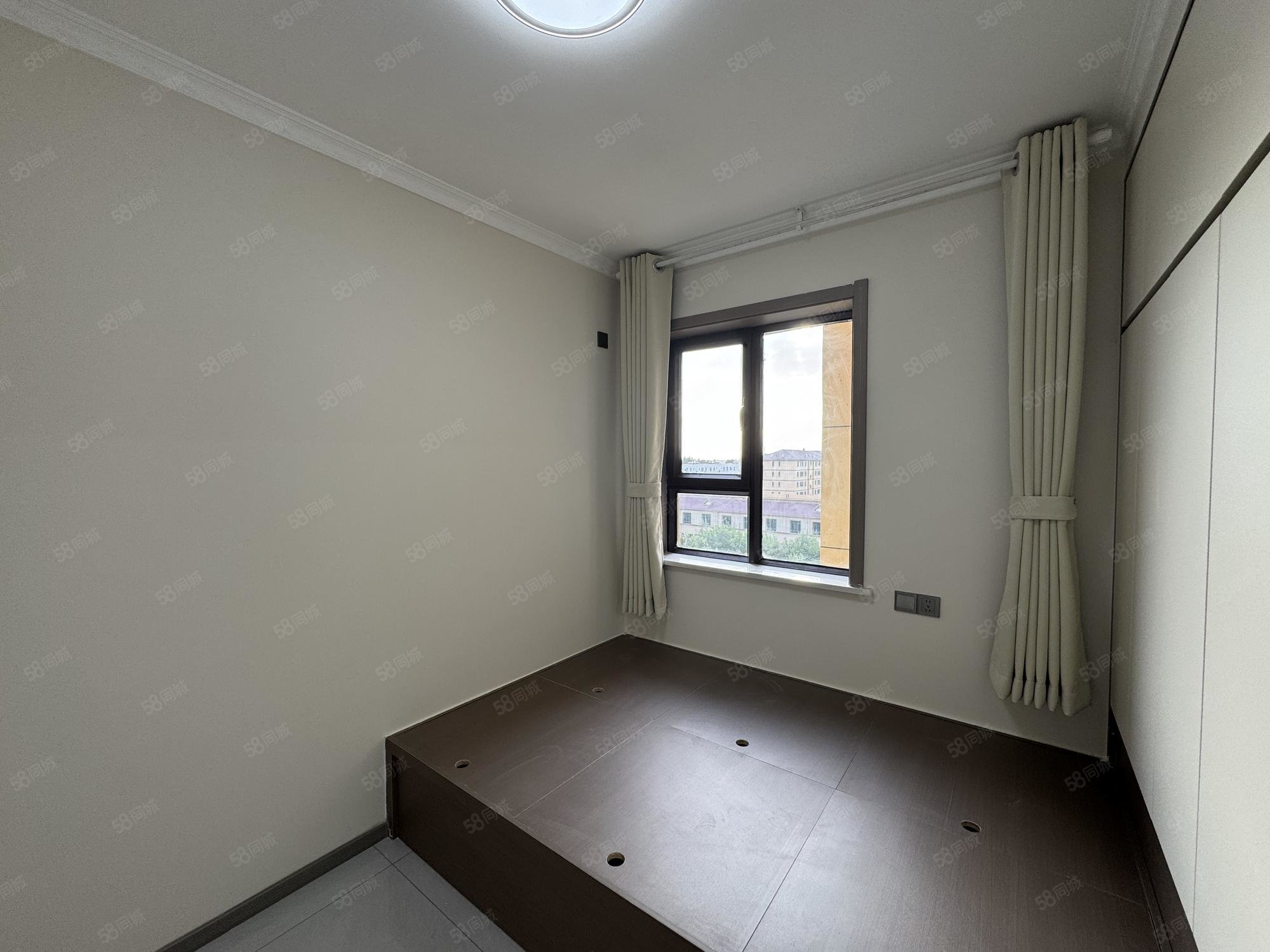 新苑名府3室2厅1卫102.76㎡南北49.8万