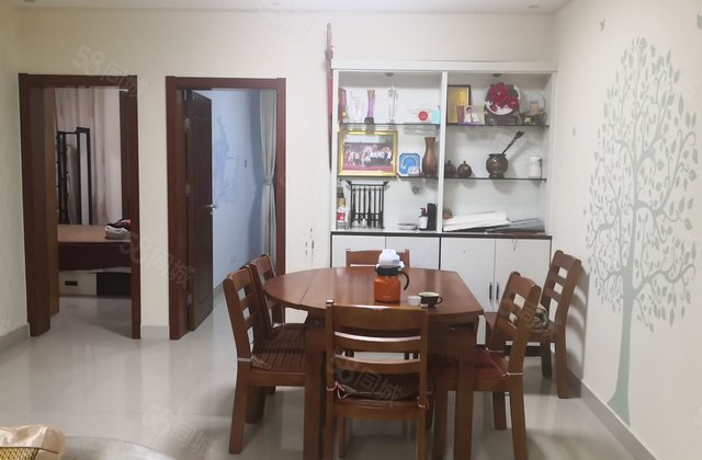 位于中通时代豪园一期的板楼 正南朝向 楼层好 精装送车位