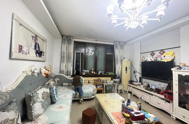 团结新苑3室2厅131㎡50万二手房图片