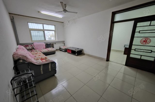 70万实验 阳光  三楼东边户 看房有钥匙