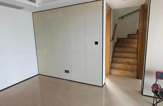 越秀天悦江湾4室1厅109.55㎡700万二手房图片