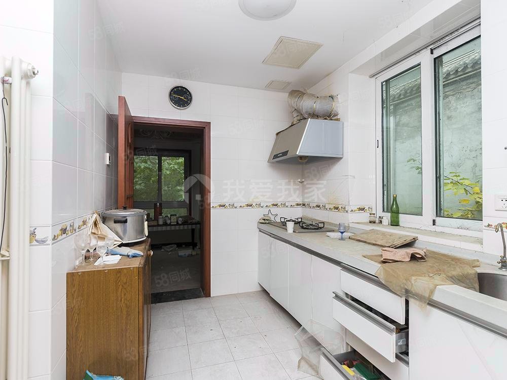 八大處山莊5室3廳3衛(wèi)257.7㎡南北1400萬