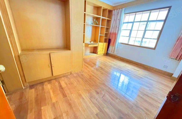 裕康花园4室2厅212㎡135万二手房图片