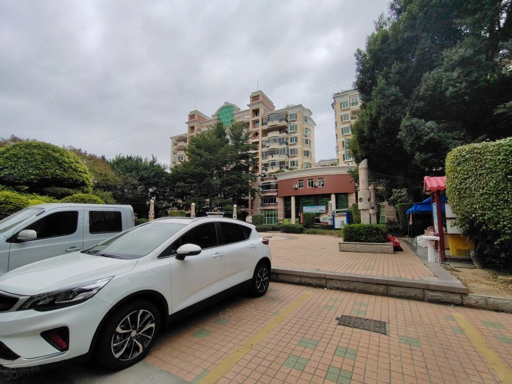 湖心苑4房2厅168平358万精装修南北通透满二楼层好