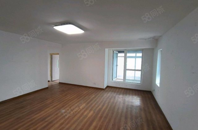 地王国际3室2厅146.33㎡51.5万二手房图片