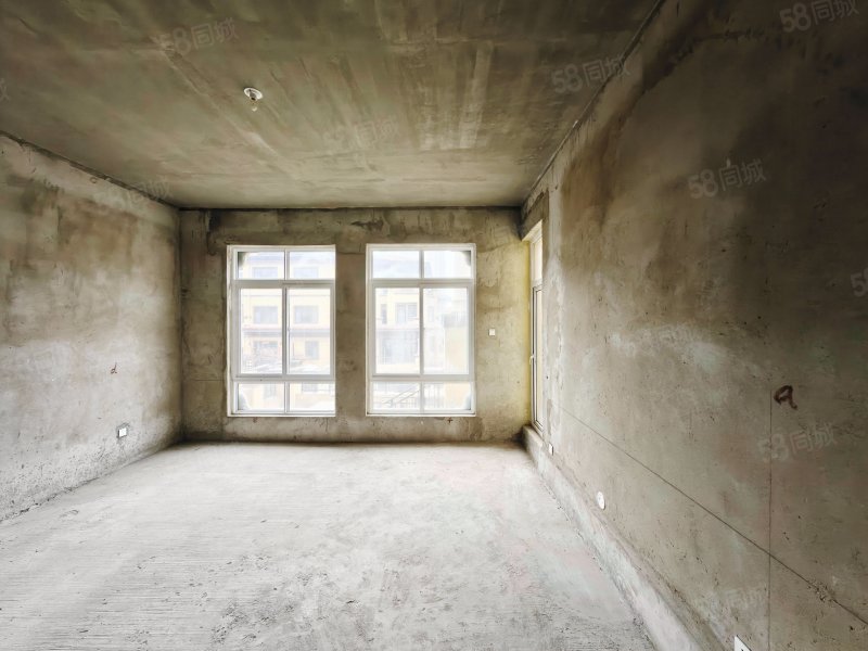 商品住宅 南向采光好 交通便捷 次新小区,清华大溪地6号院(别墅)-郑州