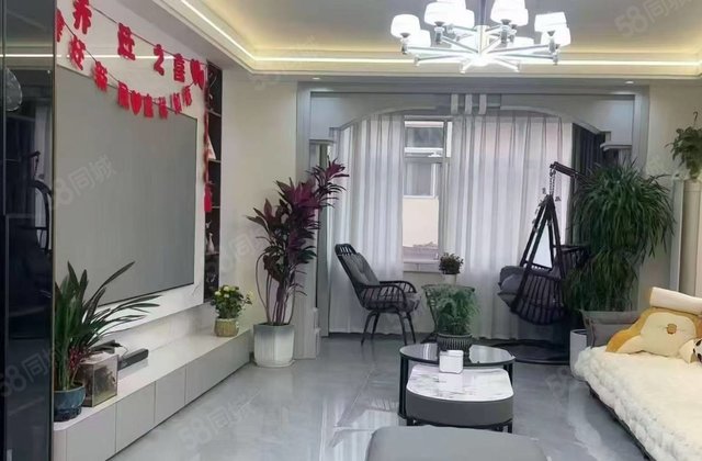 油橄榄基地东新苑4室2厅126㎡86万二手房图片