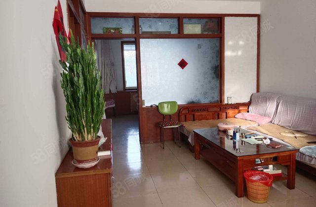 中医院家属院小区 近医院 购物方便 停车方便 中间楼层