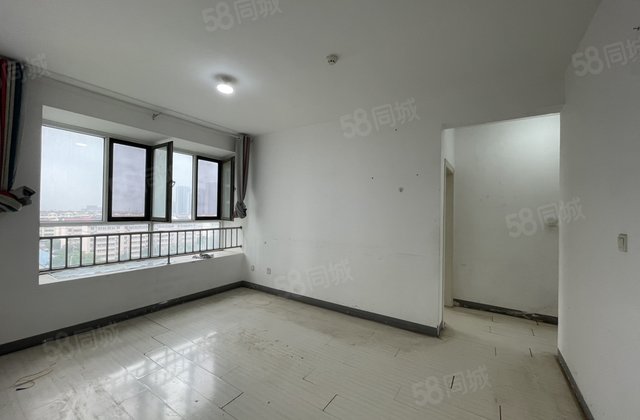 金柱大学城，77.8万三室东边户，免大税送车位储藏室