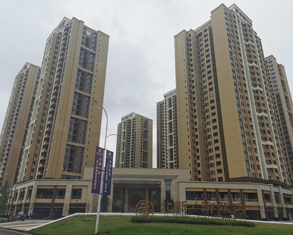 北新御龙湾一街区绕城高速以外