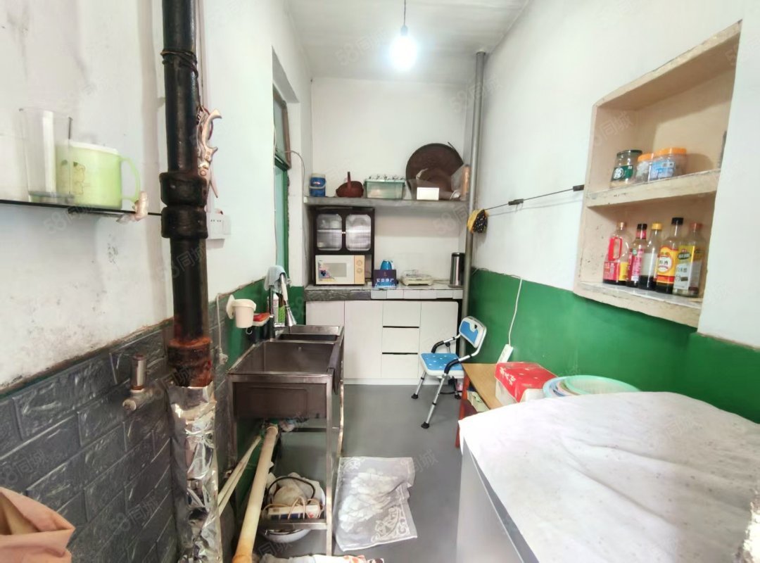 沿河小区2室2厅1卫70㎡南北25万