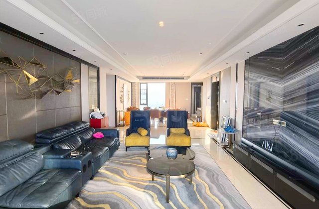 商联中心4室2厅239.61㎡720万二手房图片