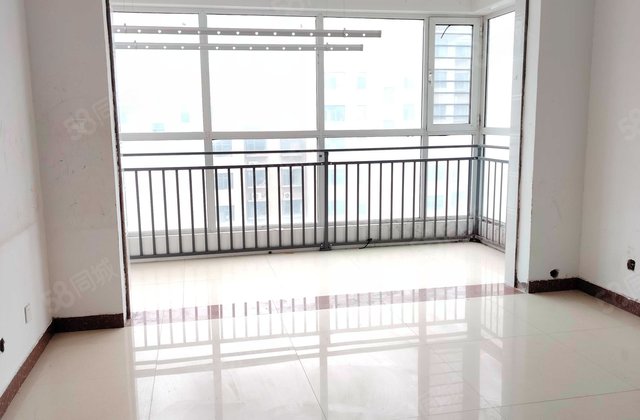 颐和御园3室2厅156㎡67万二手房图片