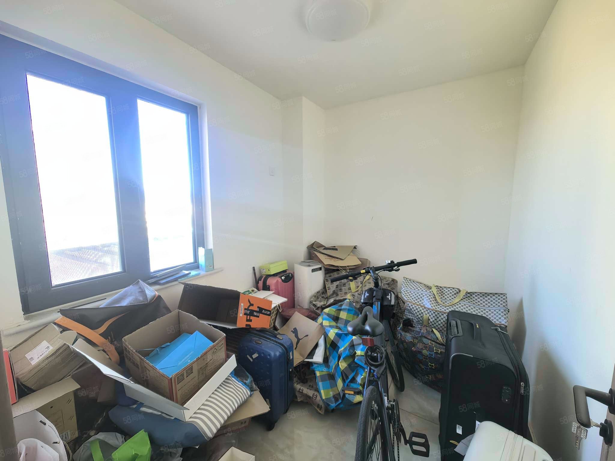 都麗豪廷4室3廳2衛(wèi)217㎡南北359萬