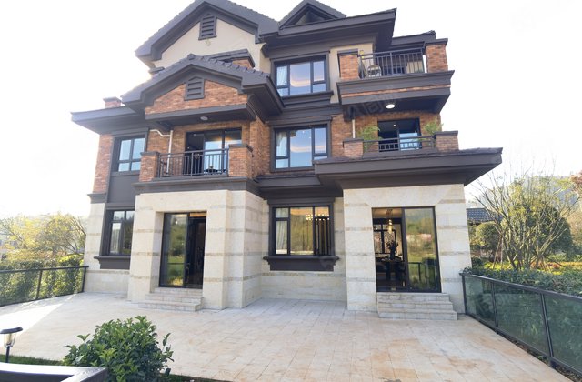 现房别墅 双车库 临近玉龙湾公园 安宁中学 奥特莱斯 昆华院