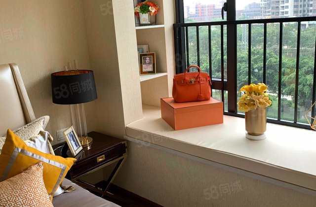 月亮湖颐景园3室1厅98.27㎡50万二手房图片