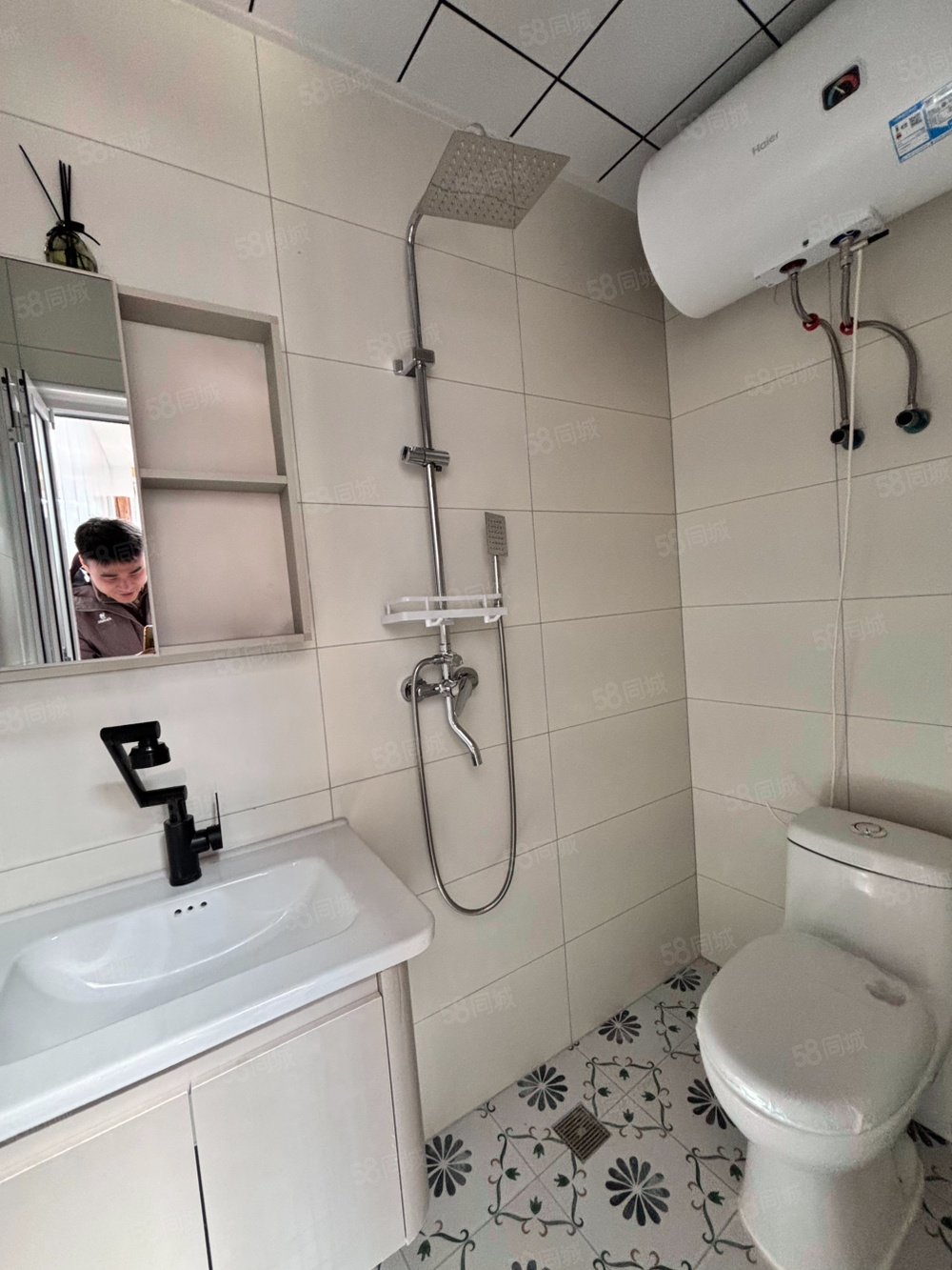 鼓樓東大街小區(qū)1室0廳1衛(wèi)12.1㎡南北180萬