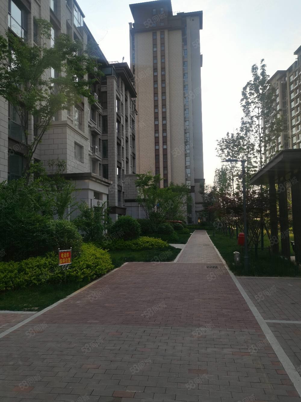 宝信龙港3室2厅2卫147㎡南北185万