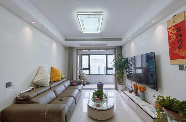 妇幼，乐园    ，房龄新精装修，带车位储藏室，市中心