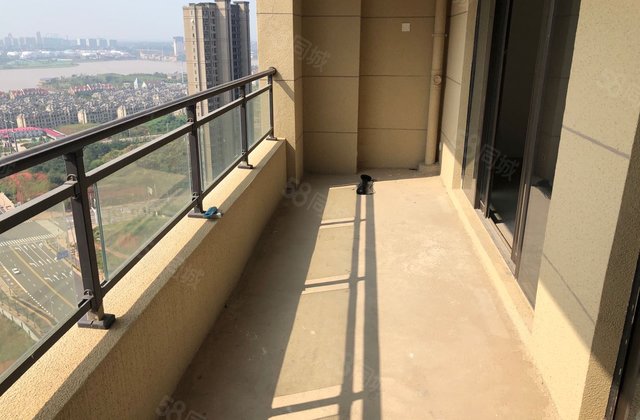 绿地海珀九龙 江景大平层 位置中高楼层房东急售视野 开阔