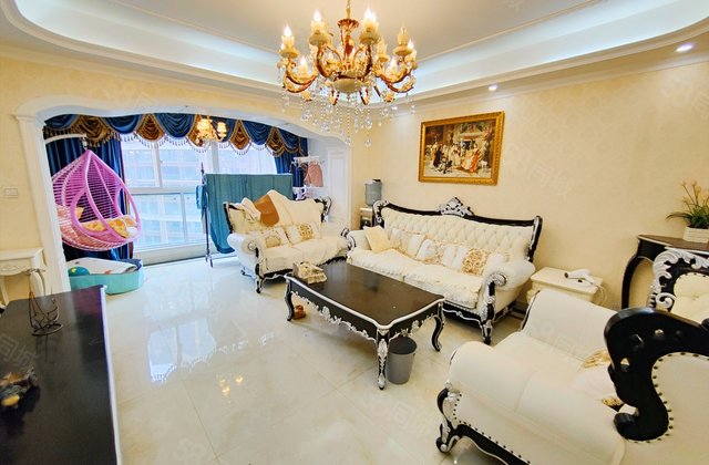 中德英伦联邦(B区)4室2厅126㎡249万二手房图片