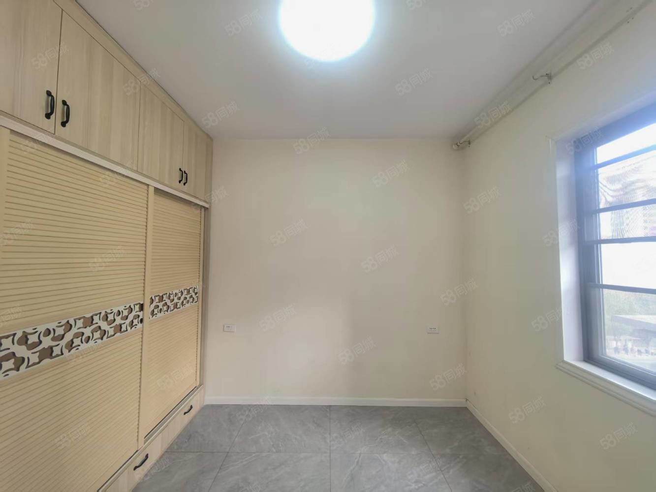 金煌天津港2室2厅1卫80㎡南北60万