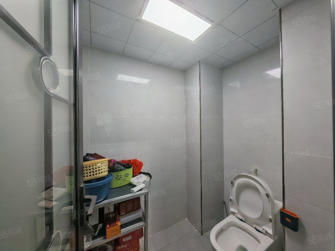 常隆花园3室2厅2卫121.7㎡南70万