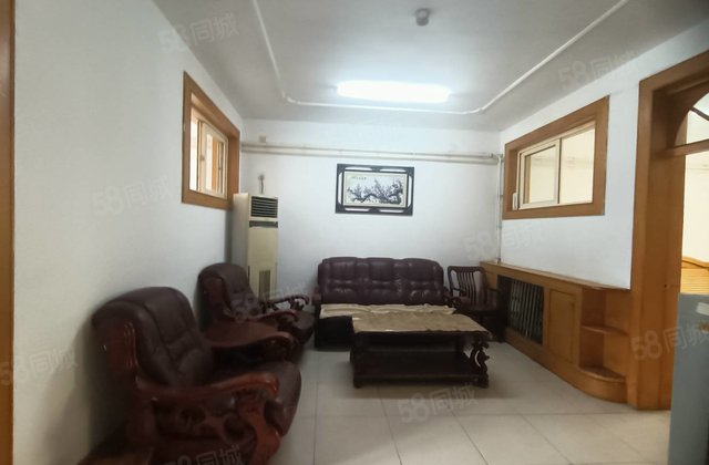 东昌总校兴华路 孝心一楼正三室停车方便