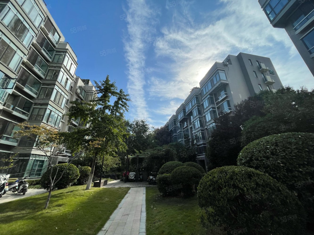 正商蓝钻小区4室2厅2卫176㎡南北249万