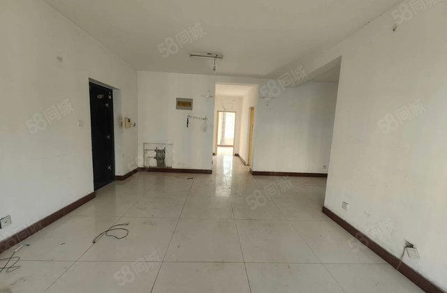 区政府南临多层3楼免大税60万可按揭三室朝阳