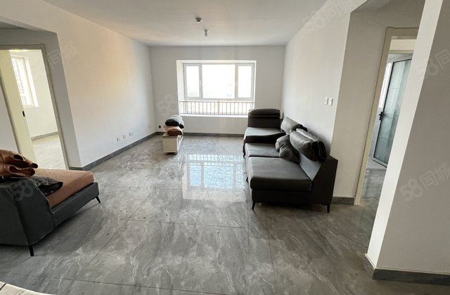 房东急售 可 诚心出售 大三室 新房未住 东边户送车位储藏室