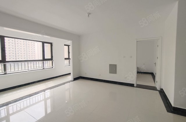 公园帝中央帝景145平四室二厅二卫四叶草户型带车位和储藏室