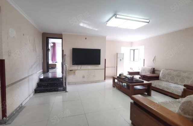 花园北路 双卫格局 南北通透 带电梯 商业配套成熟 精装好房