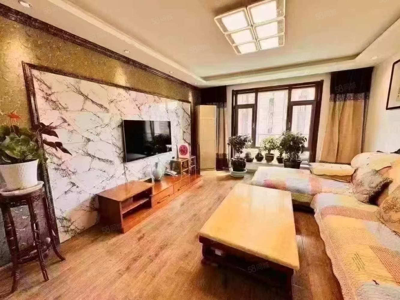 世茂南外滩(二期)4室2厅1卫131㎡南北89.8万