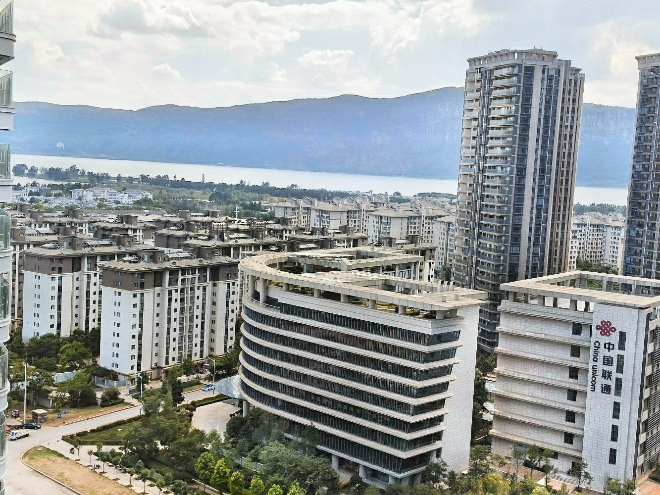 251平观滇大平层,52平大阳台 ,山海湾8号-昆明58同城