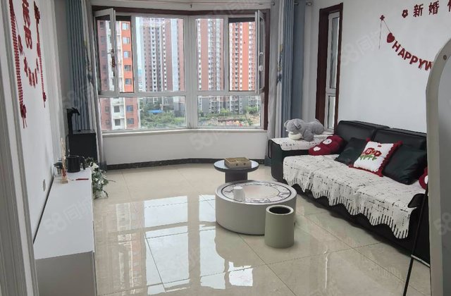 誉龙塞纳城2室2厅100㎡72万二手房图片