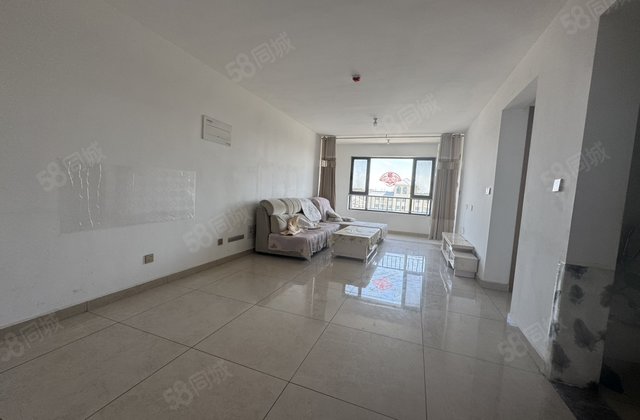 民生1号院带车位储藏室 人车分流