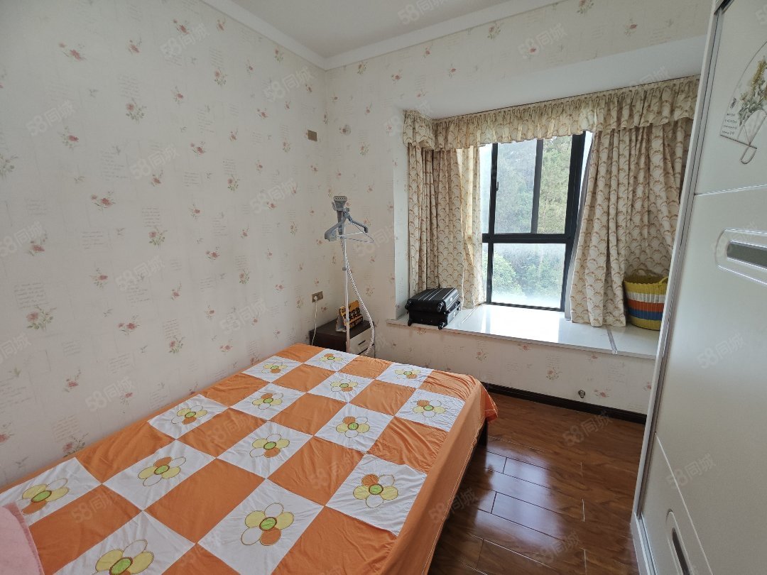 天麟汇景园2室2厅1卫78㎡南北59万